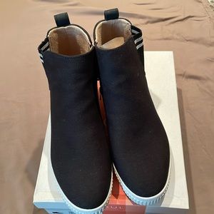 Women’s Fabric ankle booties